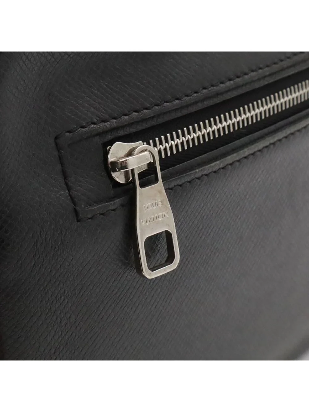 Louis Vuitton Taiga Neo Pavel Clutch Leather Ardoise Black Silver